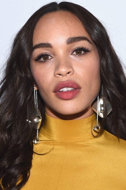 Cleopatra Coleman as Em Foster