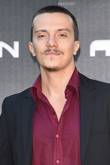 Mauro Conte as Riccardo Morselli