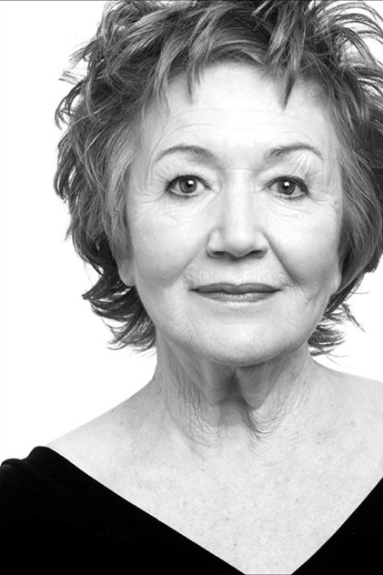 Tina Gray como Helen