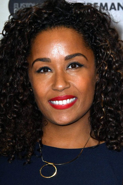 Lorraine Burroughs como Veora Woods