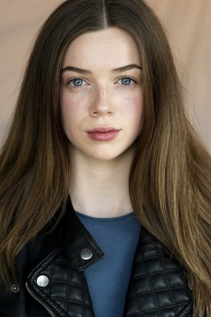 Megan Best como Kerrie