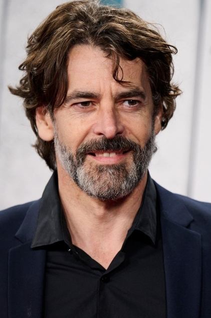 Eduardo Noriega como Javier Casal