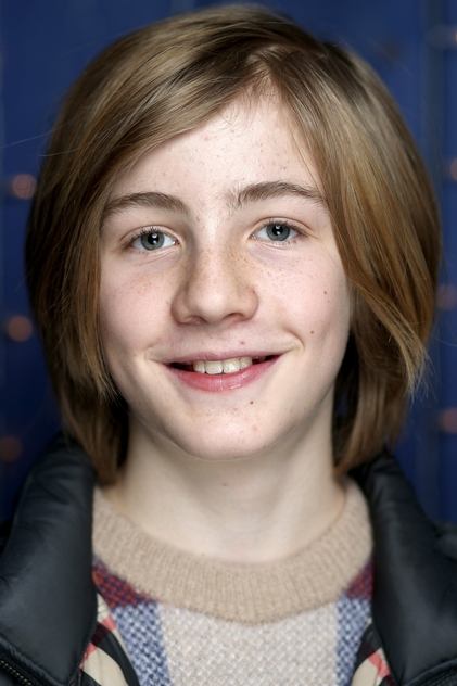 Charlie Shotwell como John