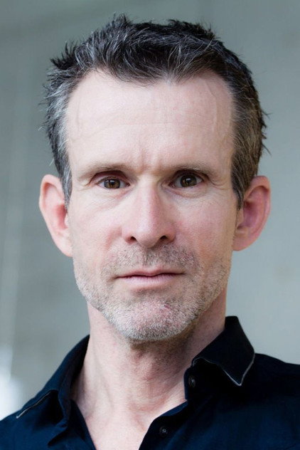 Ulrich Matthes como Adolf Hitler