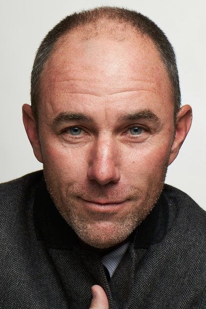 Jamie McShane como Guy