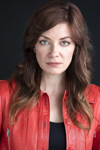 Dana Fradkin as Lisa