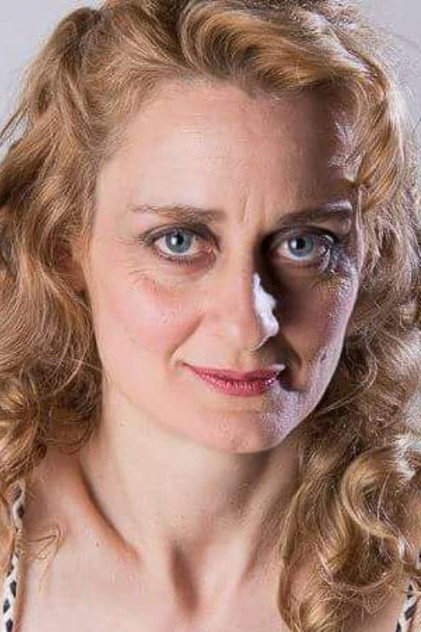 Romina Pinto como Madre