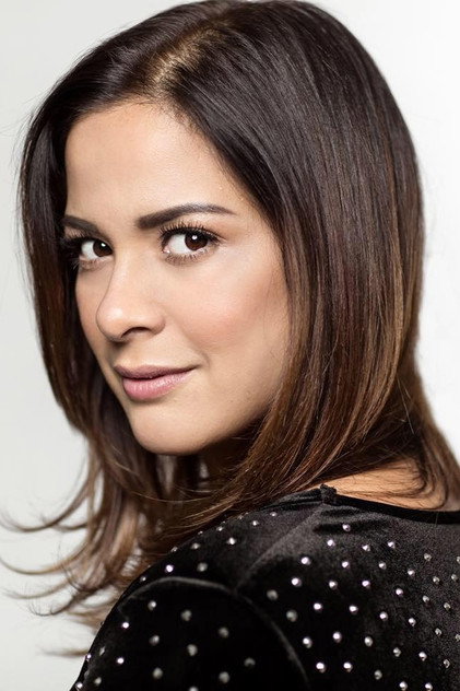 Karina Jordán como Natalia