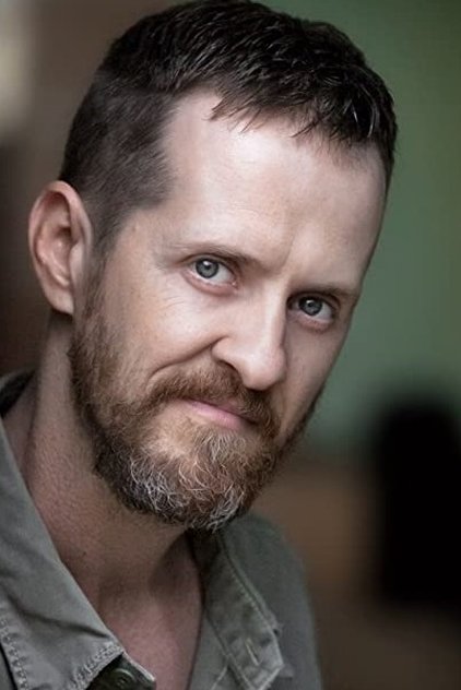 Brad Carter como Branigan