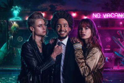 Night teeth: un thriller vampírico sin mordisco