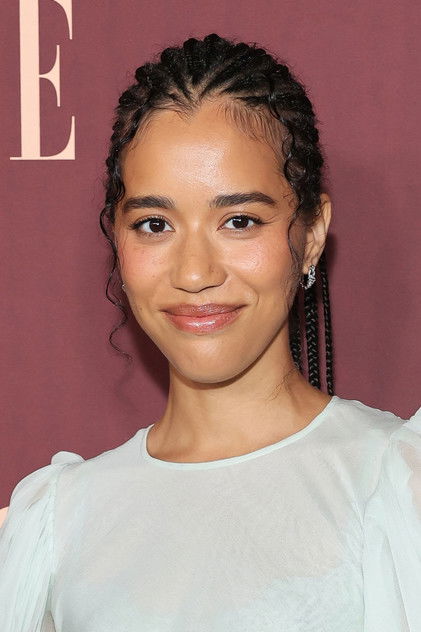 Jasmin Savoy Brown dans le rôle de Mari