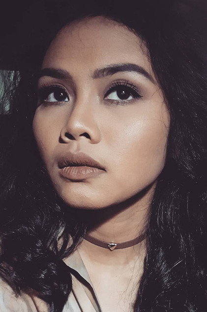 Dea Panendra como Anggun