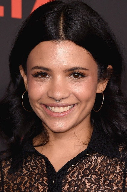 Nikki Rodriguez dans le rôle de Jackie Howard