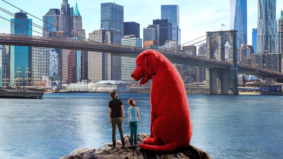 Clifford the Big Red Dog: un mensaje bonito ahogado en caos narrativo