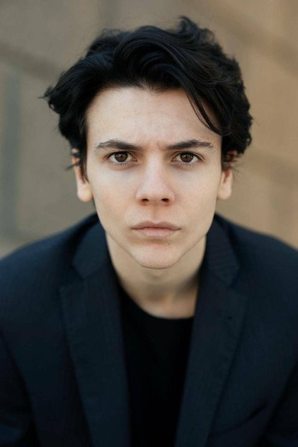 Francesco Gheghi as Leone Ferrari