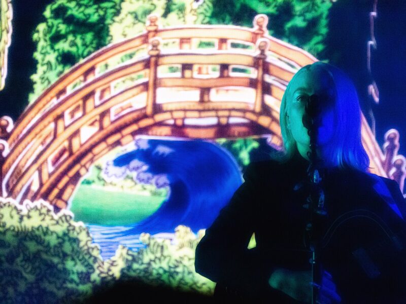 Phoebe Bridgers obnaża ‘Lost Boys’ do kości, a cisza uderza mocniej