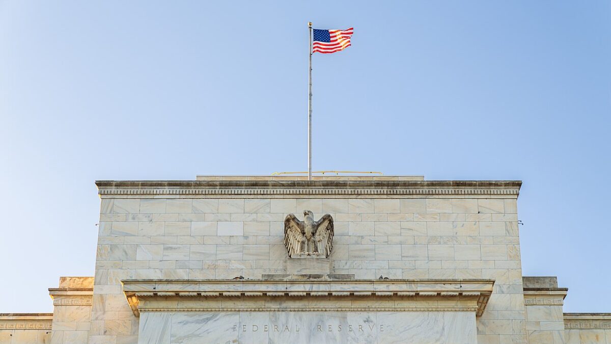 PCE de julio al 3.7%: Warsh llega a Jackson Hole sin margen para bajar tasas