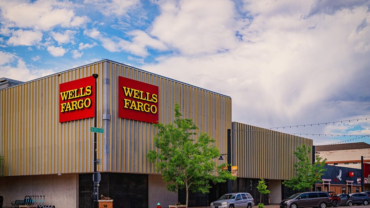 Fem regionalbanker er i spillet. Analytikere hævder, at Wells Fargo og Citigroup ikke har nogen grund til at vente
