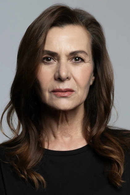 Hatice Aslan as Ülker