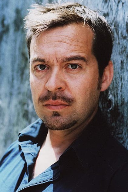 Paul Braunstein como Glenn