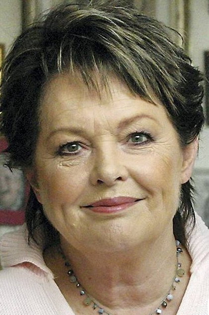 Ghita Nørby as Inge