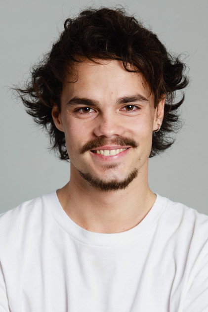 Ramiro Spangenberg como Merlín