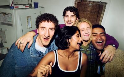Adults sur Disney+ : la saison 2 enferme les cinq colocataires du Queens dans un triangle amoureux