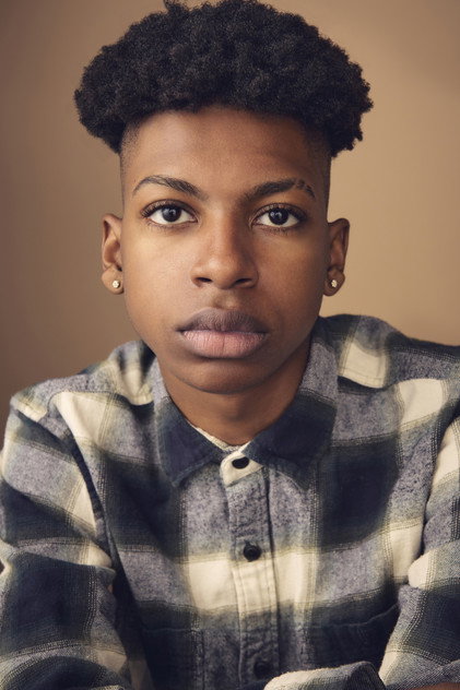 Jordan Aaron Hall como Amir