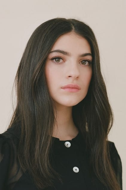 Ella Rubin como Annie