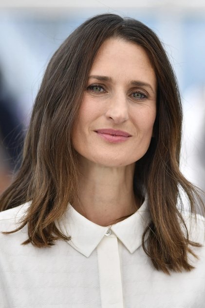 Camille Cottin como Sandrine Dayan