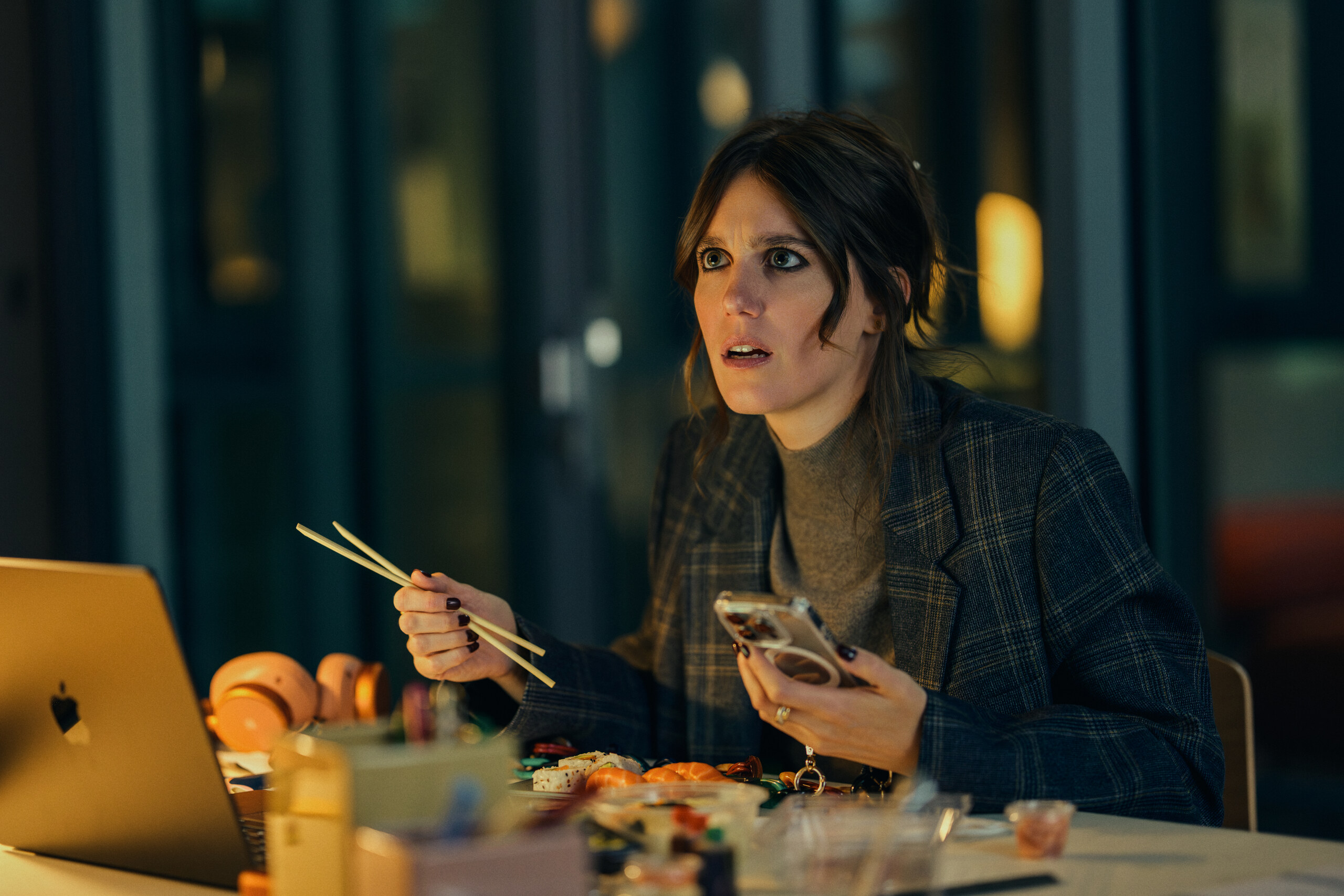 Call My Agent! The Movie estreia na Netflix e Andréa troca a agência pela cadeira de realizadora