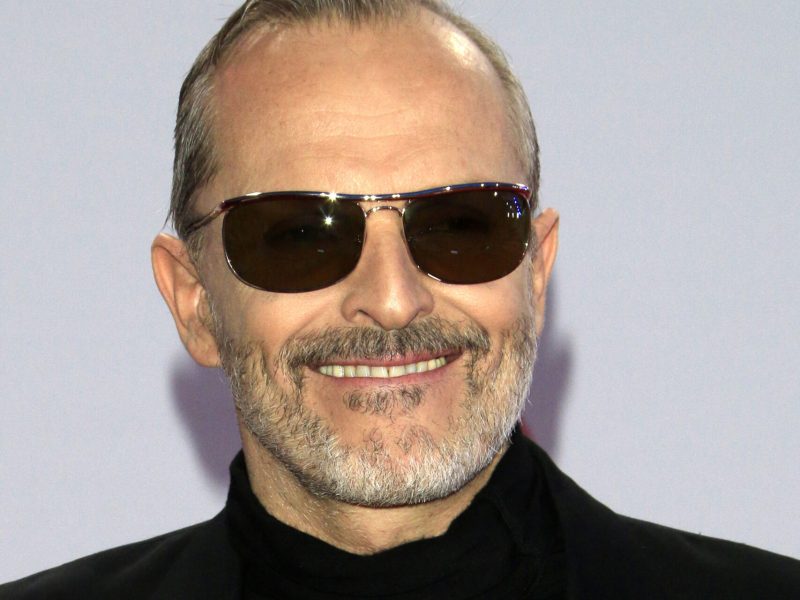 Miguel Bosé Told Fans Not to Look at the Eclipse, and Spain Made Him a Meme