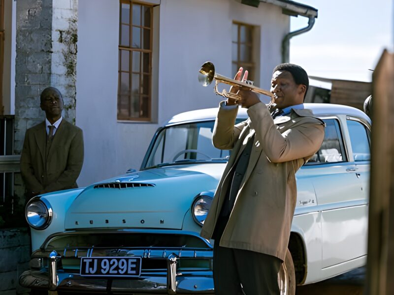 Hình ảnh đầu tiên của Thabo Rametsi trong vai Hugh Masekela: Condon kể lại vụ ‘Graceland’ từ góc nhìn lưu vong trong ‘The Road Home’