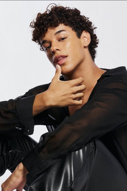 Diego Lira como Caio