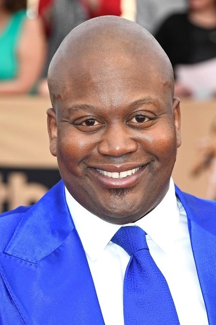 Tituss Burgess como Reverend Dr. James Cleveland