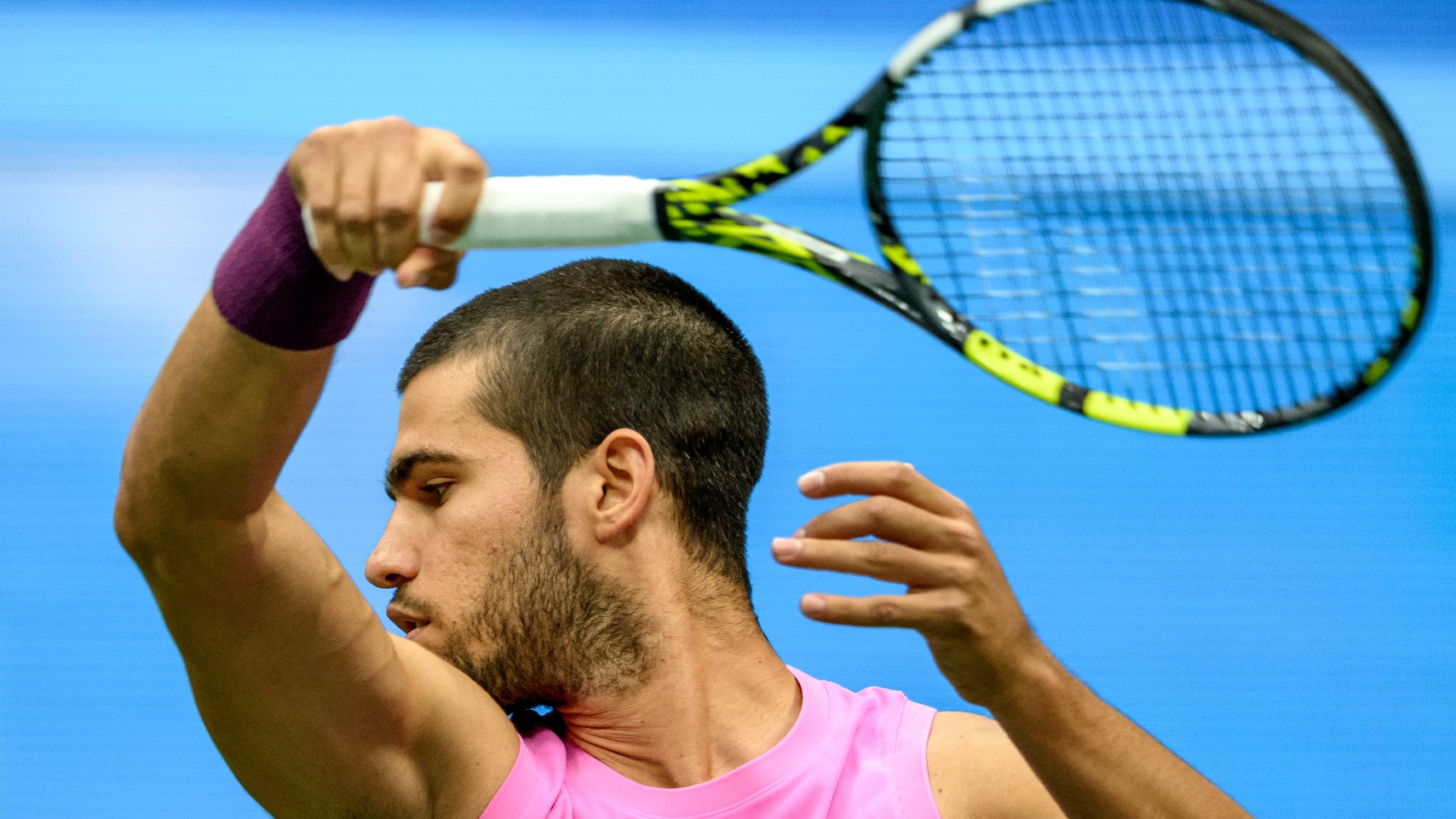 Carlos Alcaraz hitting a forehand at the 2025 US Open