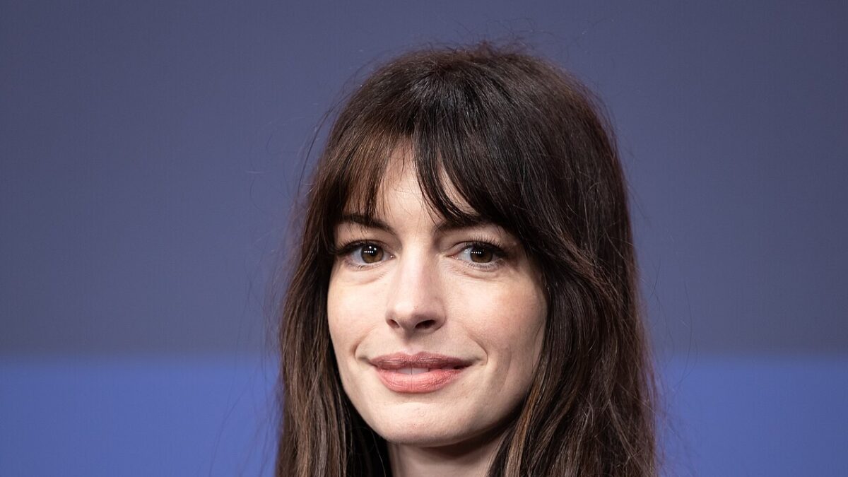 Anne Hathaway llora al convertirse en Leyenda de Disney: la niña de ‘El diario de la princesa’ y su año de 2.000 millones