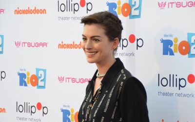アン・ハサウェイ、トム・クルーズと『デイズ・オブ・サンダー』続編へ——今度は彼女が車の主