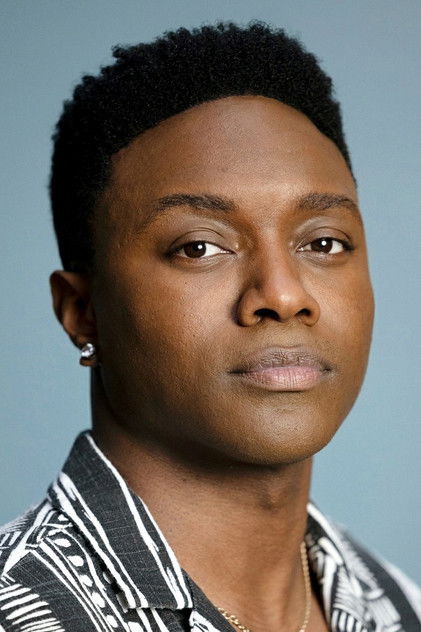 Tru Valentino dans le rôle de Aaron Thorsen