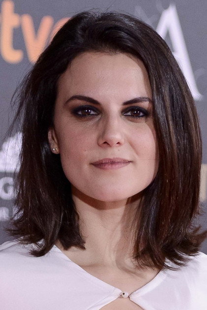 Melina Matthews as Bárbara