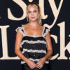 40 Dates and 40 Nights: Bailee Madison đi 40 buổi hẹn đổi một năm tiền thuê nhà, tại rạp
