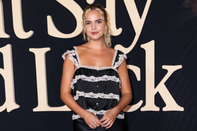 40 Dates and 40 Nights: Bailee Madison acepta 40 citas por un año de renta, ya en cines