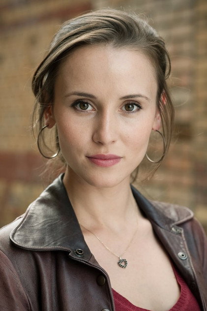 Peri Baumeister como Nadja