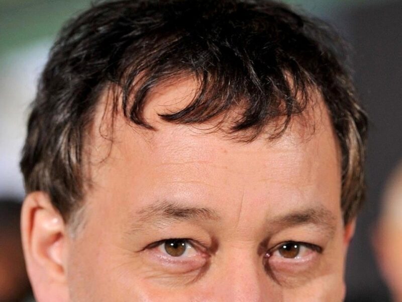 Sam Raimi, đạo diễn không bao giờ thật sự rời căn lều trong rừng