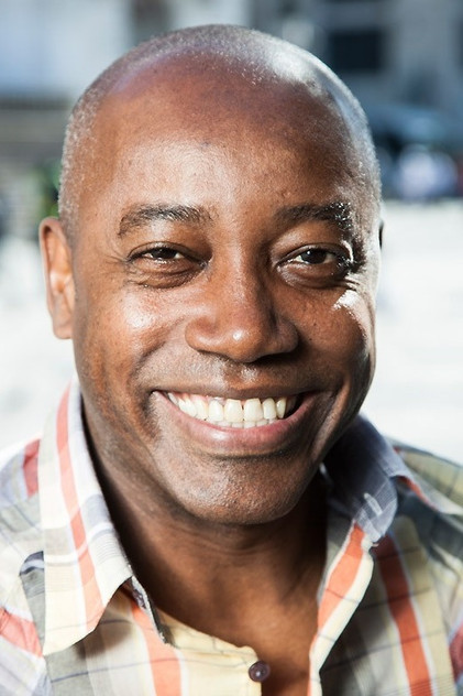 Nando Cunha as Eneas