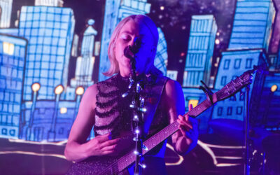 Phoebe Bridgers estreia ‘Lost Weekend’ no planetário, às escuras e sem telemóvel