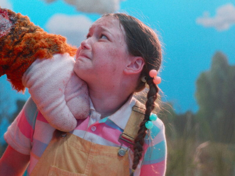 « Buddy », la parodie de licorne tueuse de Casper Kelly, signe le meilleur démarrage post-Covid de Roadside