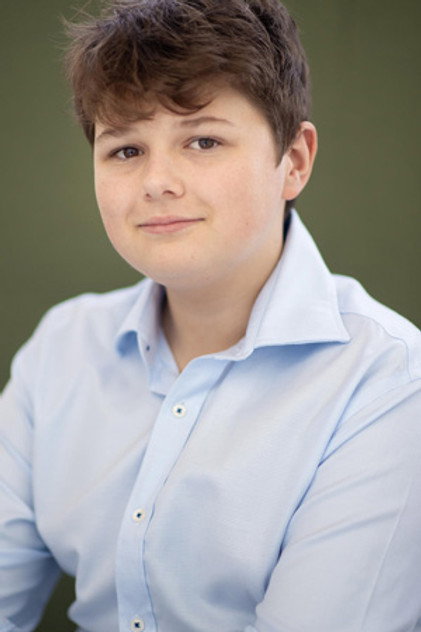 Evan Stanhope als Gus