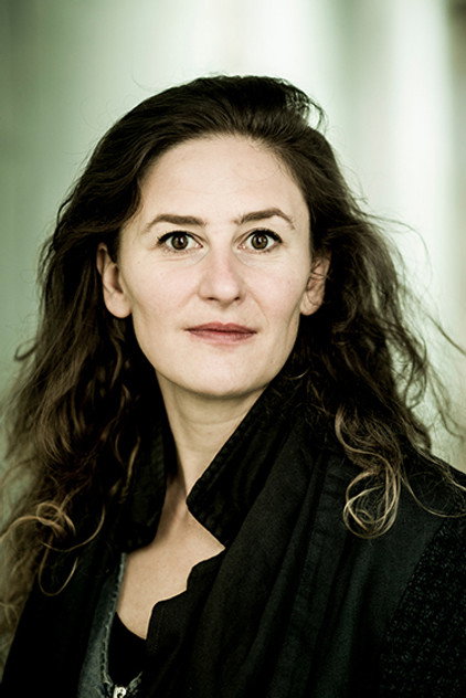 Janne Desmet as Rivki Wolfson