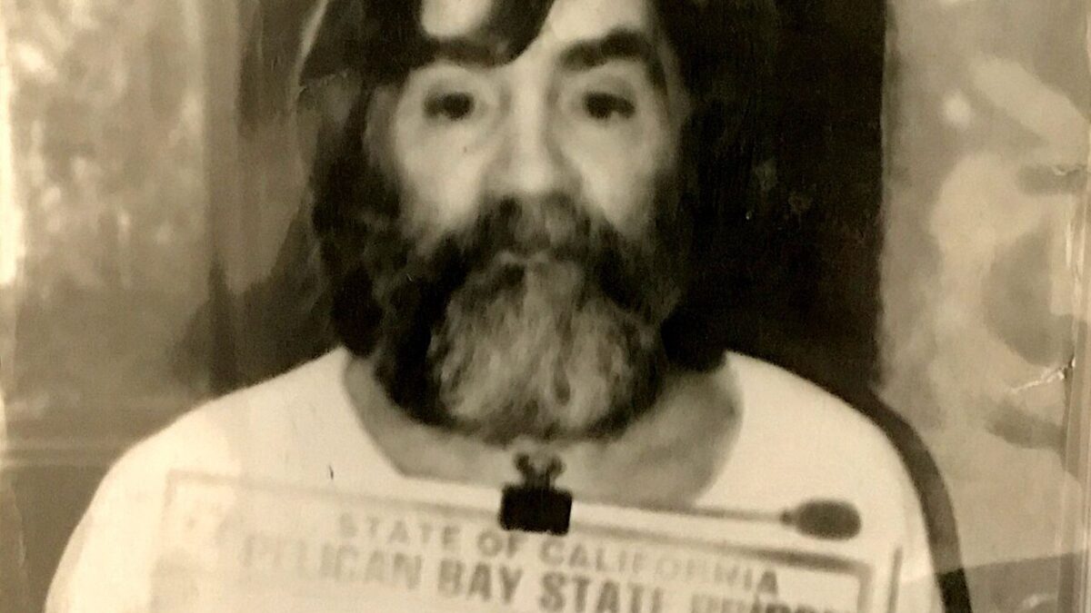 Charles Manson, el hombre que armó asesinos con la soledad de los demás